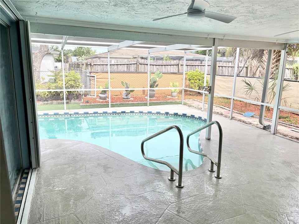 Active With Contract: $329,900 (3 beds, 2 baths, 1325 Square Feet)