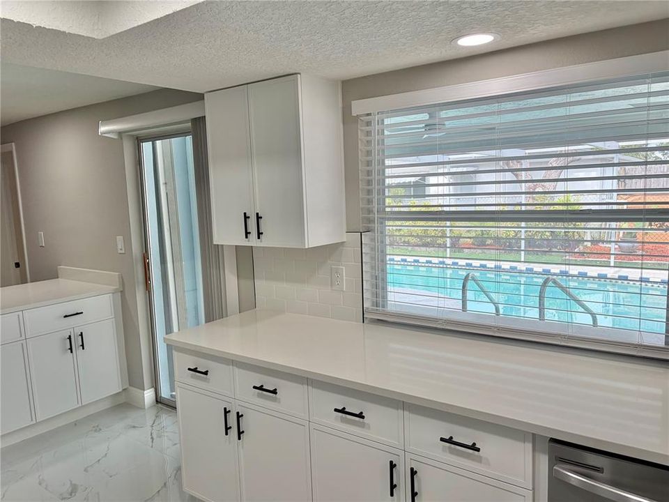 Active With Contract: $329,900 (3 beds, 2 baths, 1325 Square Feet)