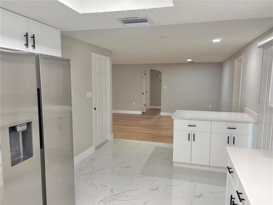 Active With Contract: $329,900 (3 beds, 2 baths, 1325 Square Feet)