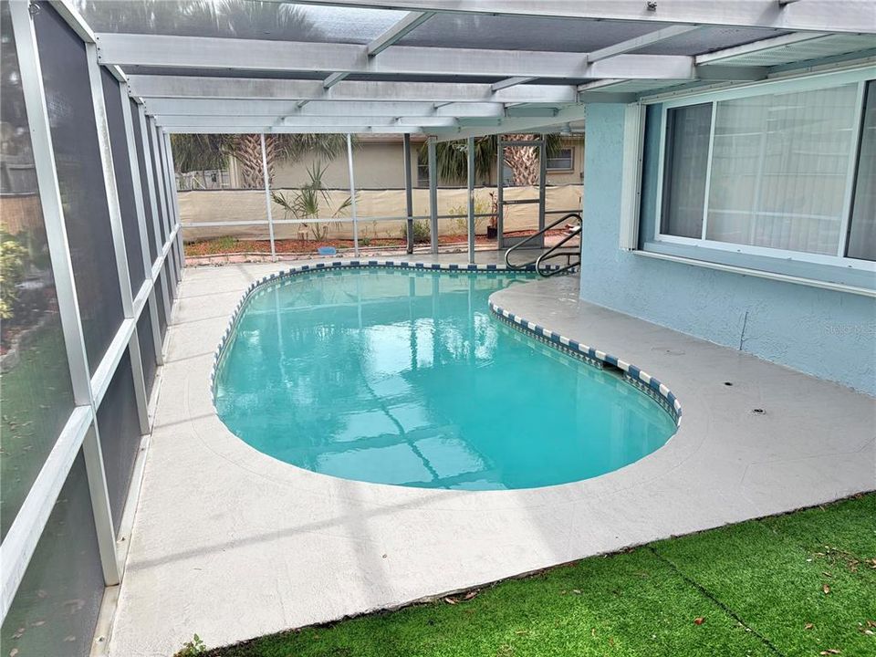 Active With Contract: $329,900 (3 beds, 2 baths, 1325 Square Feet)