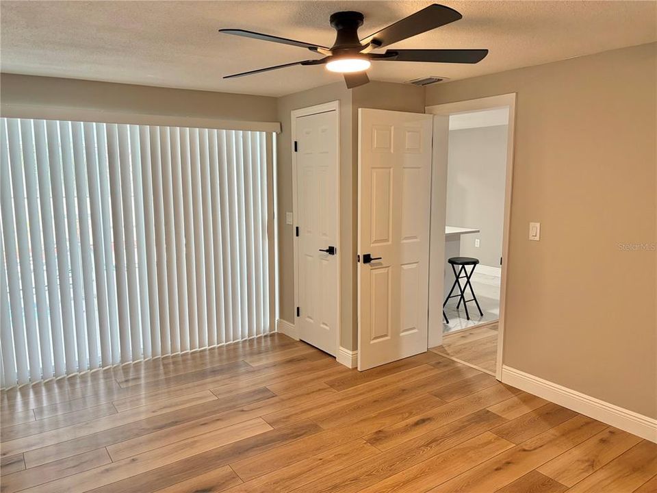 Active With Contract: $329,900 (3 beds, 2 baths, 1325 Square Feet)