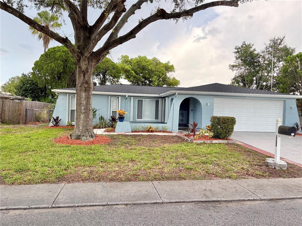 Active With Contract: $329,900 (3 beds, 2 baths, 1325 Square Feet)