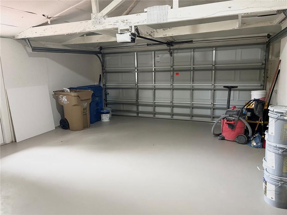 Active With Contract: $329,900 (3 beds, 2 baths, 1325 Square Feet)
