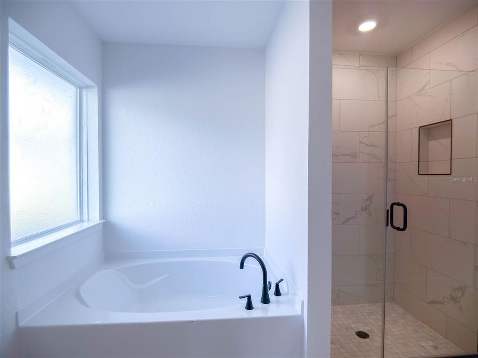 En Venta: $305,300 (3 camas, 2 baños, 1970 Pies cuadrados)