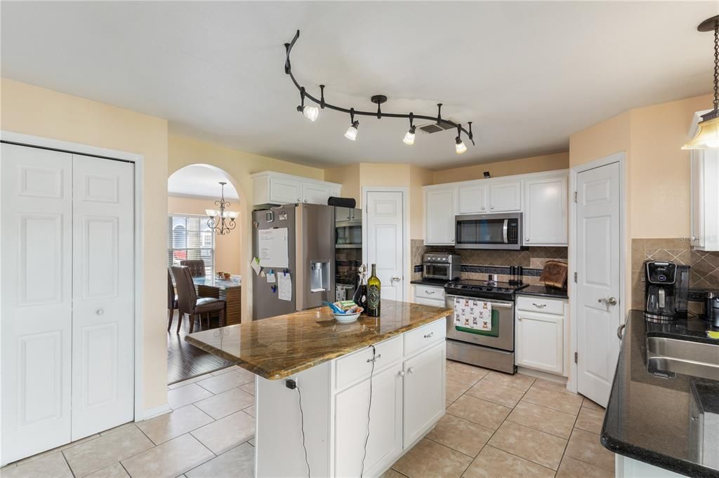 For Sale: $449,900 (3 beds, 2 baths, 2222 Square Feet)