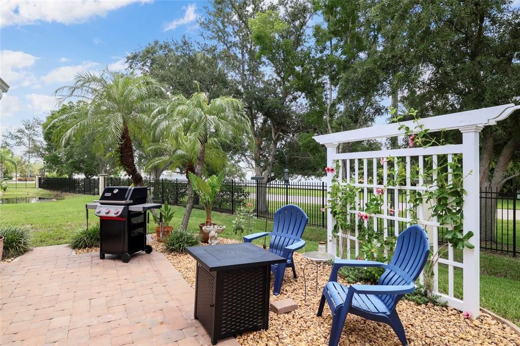 For Sale: $279,000 (3 beds, 2 baths, 1284 Square Feet)