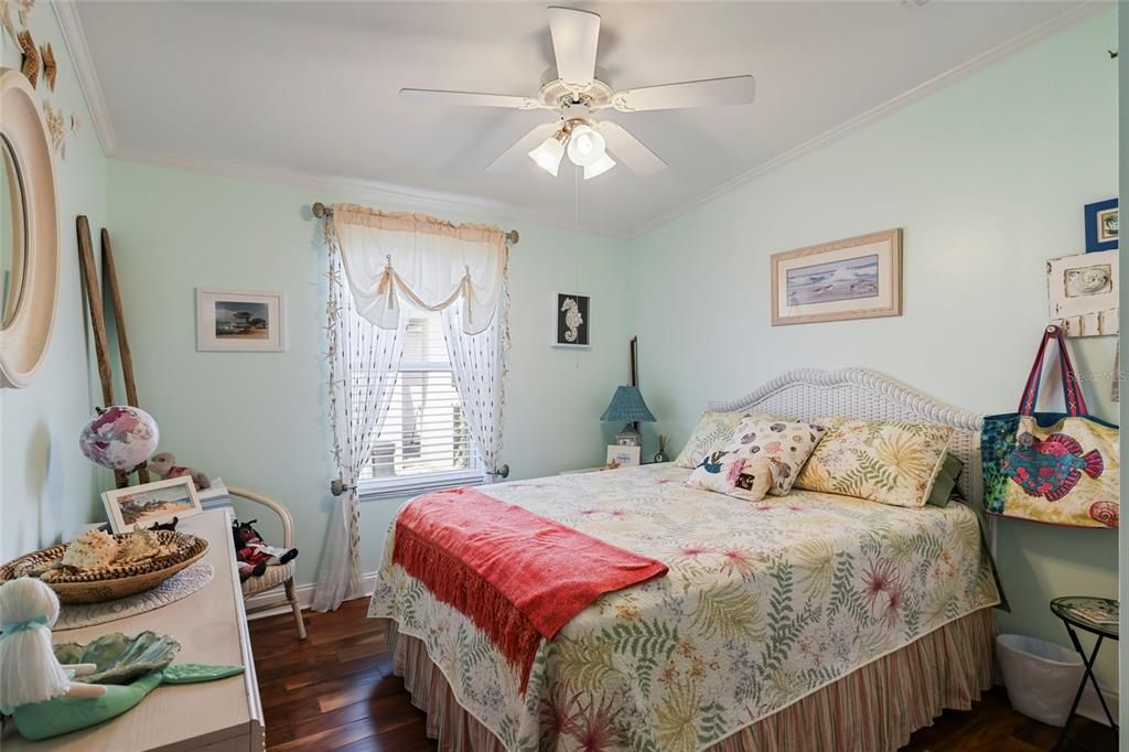 For Sale: $279,000 (3 beds, 2 baths, 1284 Square Feet)