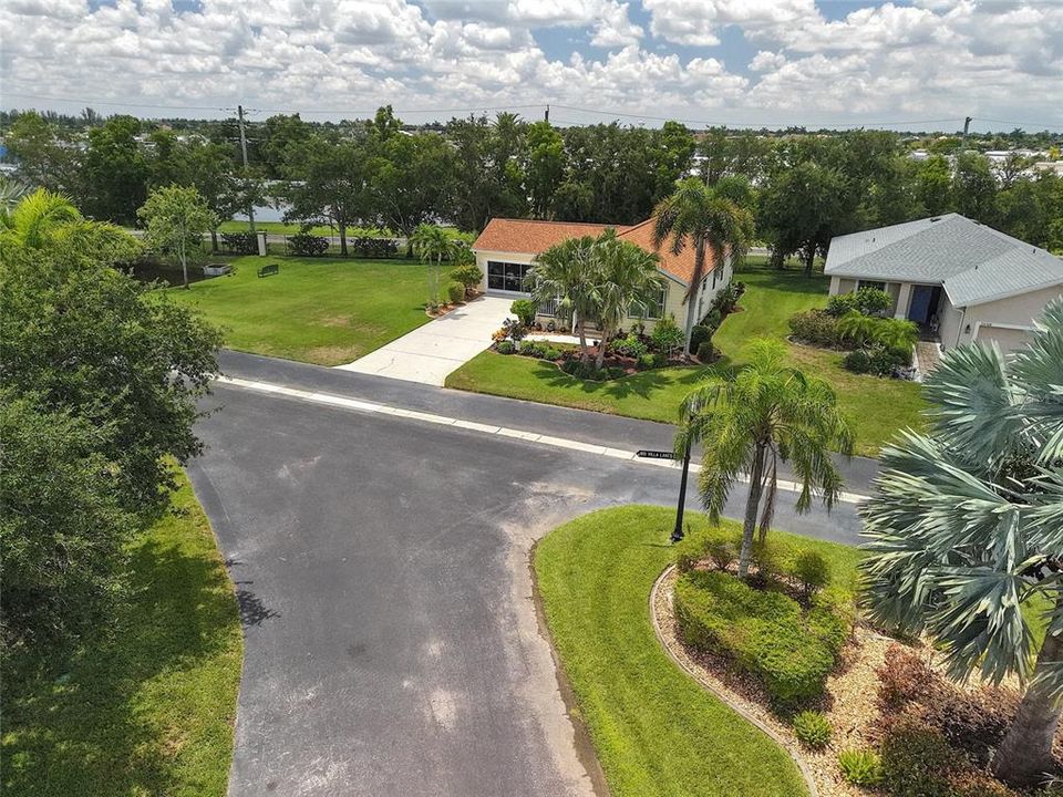 For Sale: $279,000 (3 beds, 2 baths, 1284 Square Feet)