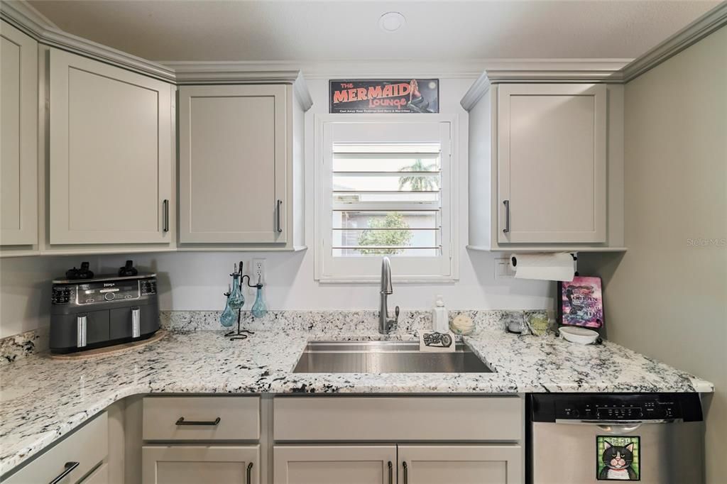 For Sale: $279,000 (3 beds, 2 baths, 1284 Square Feet)