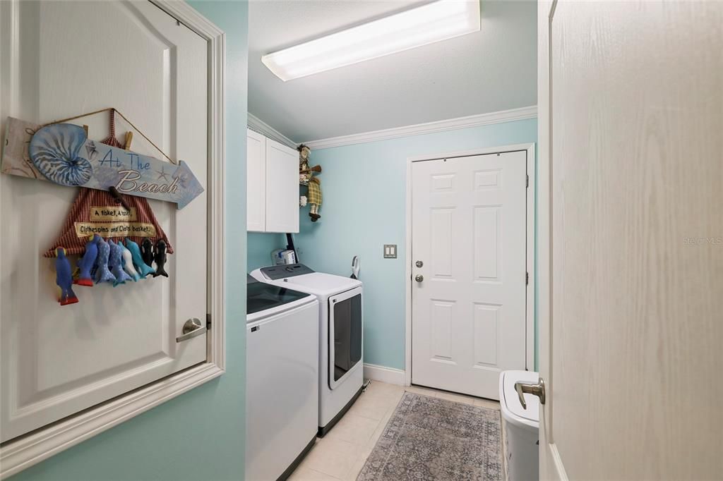 For Sale: $279,000 (3 beds, 2 baths, 1284 Square Feet)