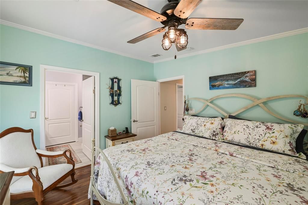 For Sale: $279,000 (3 beds, 2 baths, 1284 Square Feet)