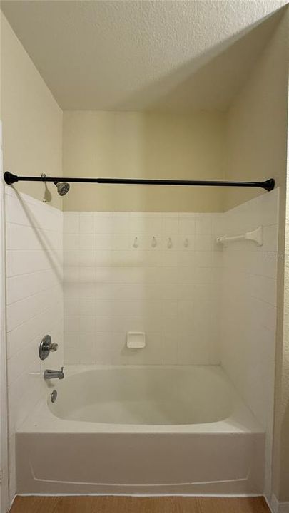 For Rent: $1,800 (3 beds, 2 baths, 1205 Square Feet)
