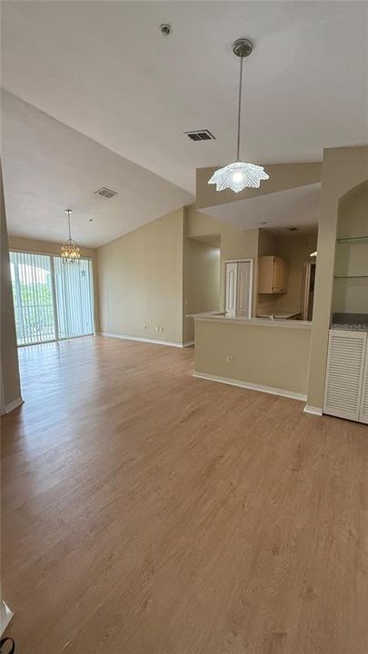 For Rent: $1,800 (3 beds, 2 baths, 1205 Square Feet)