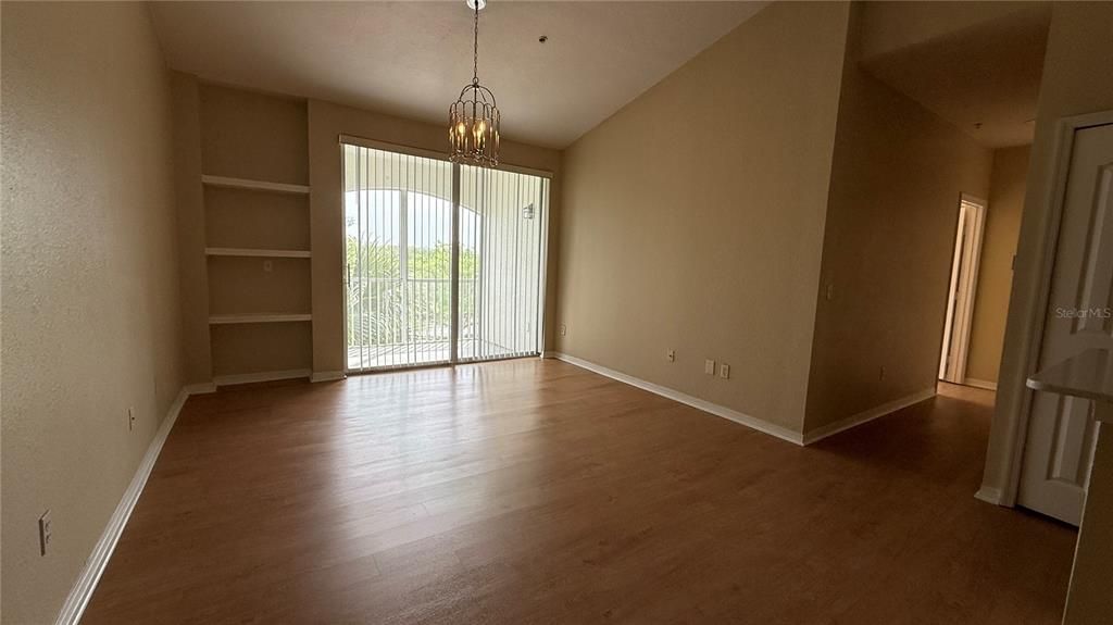 For Rent: $1,800 (3 beds, 2 baths, 1205 Square Feet)
