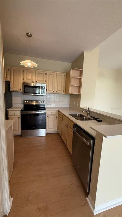 For Rent: $1,800 (3 beds, 2 baths, 1205 Square Feet)