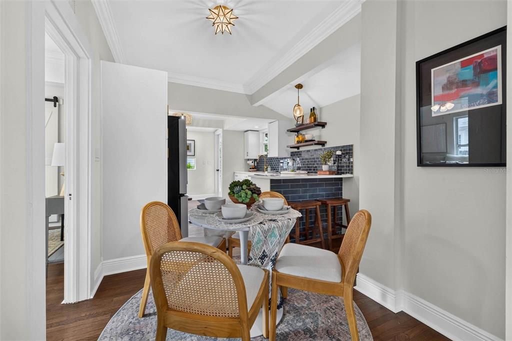 For Sale: $699,900 (3 beds, 2 baths, 1277 Square Feet)