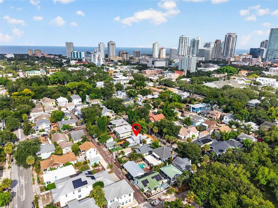 For Sale: $699,900 (3 beds, 2 baths, 1277 Square Feet)
