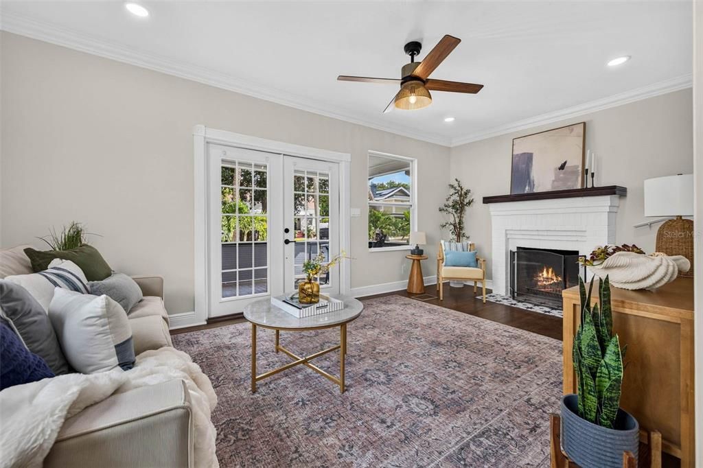For Sale: $699,900 (3 beds, 2 baths, 1277 Square Feet)