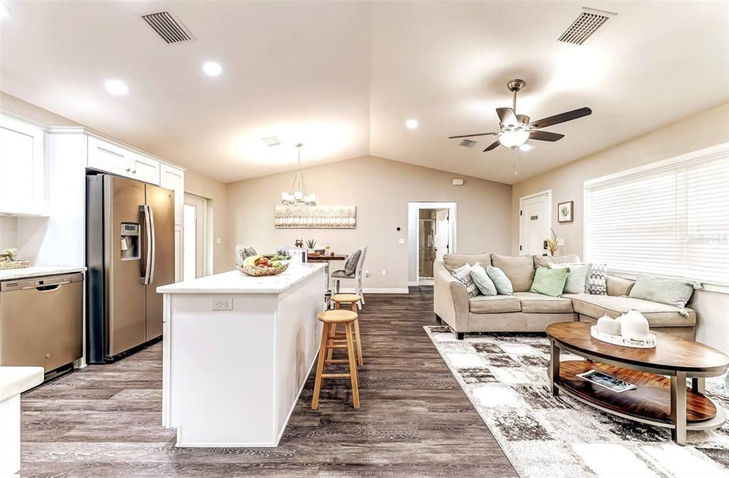 For Sale: $285,000 (3 beds, 2 baths, 1226 Square Feet)