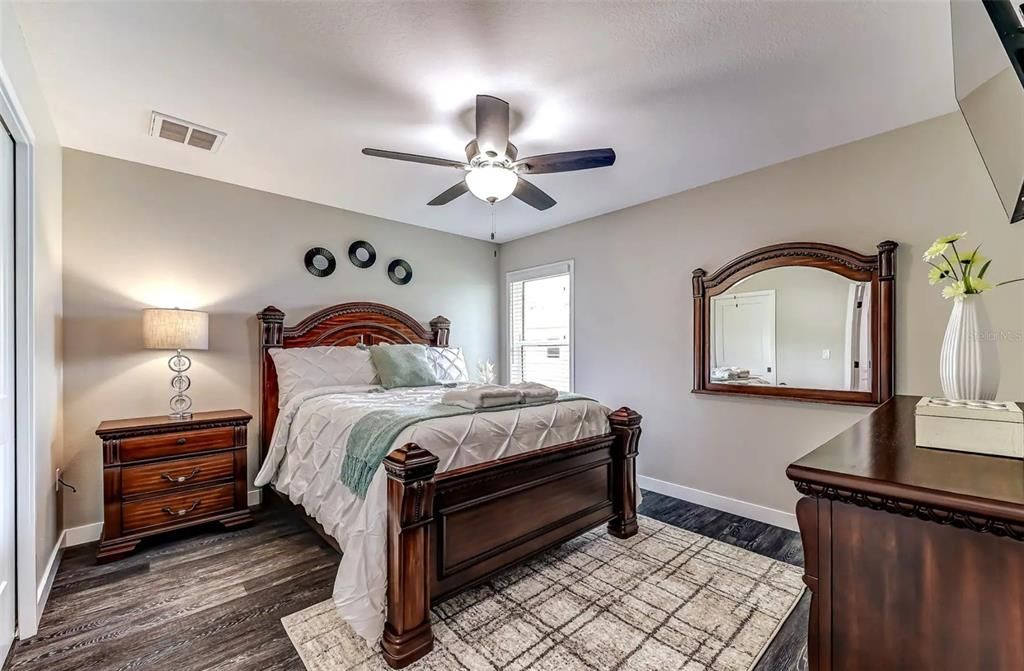 For Sale: $285,000 (3 beds, 2 baths, 1226 Square Feet)