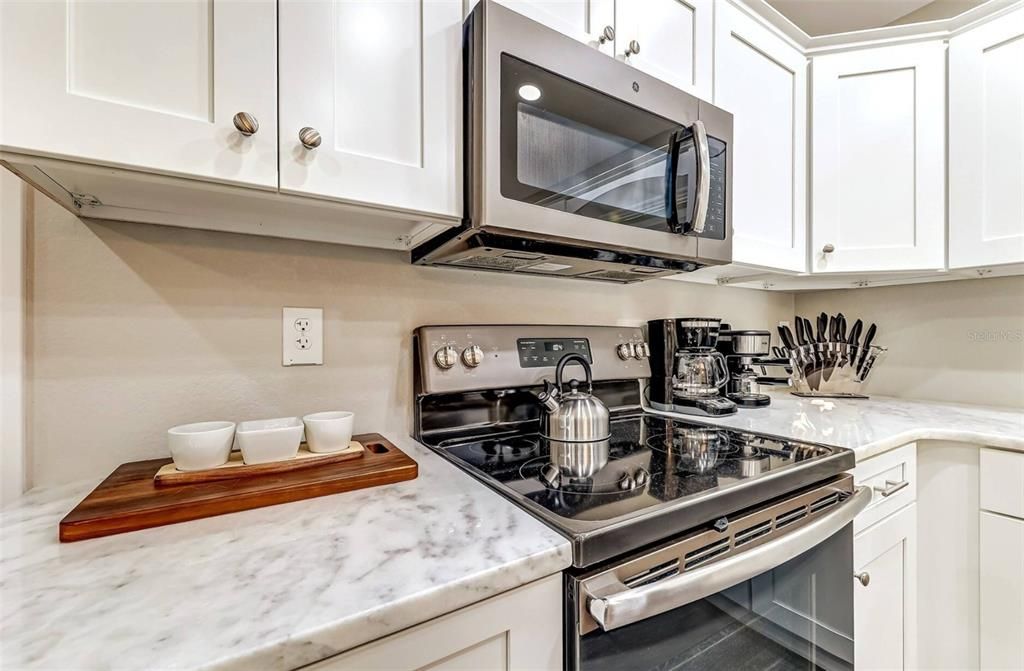 For Sale: $285,000 (3 beds, 2 baths, 1226 Square Feet)