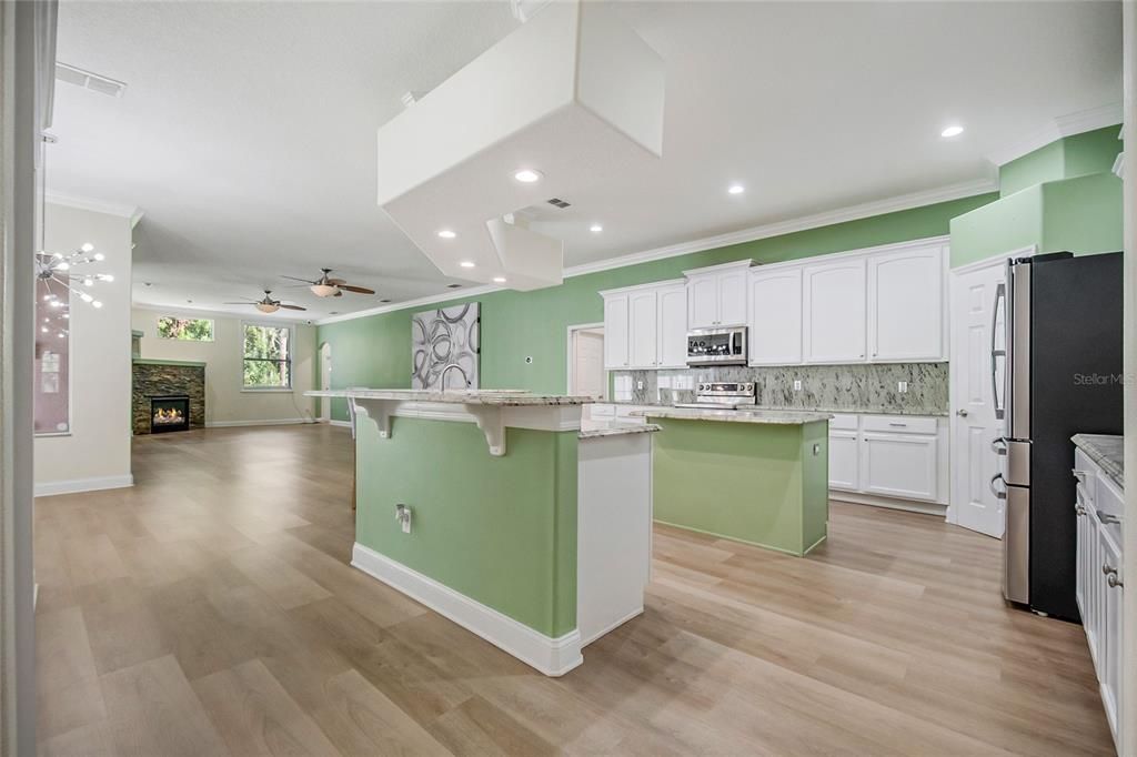 For Sale: $919,000 (4 beds, 4 baths, 4452 Square Feet)