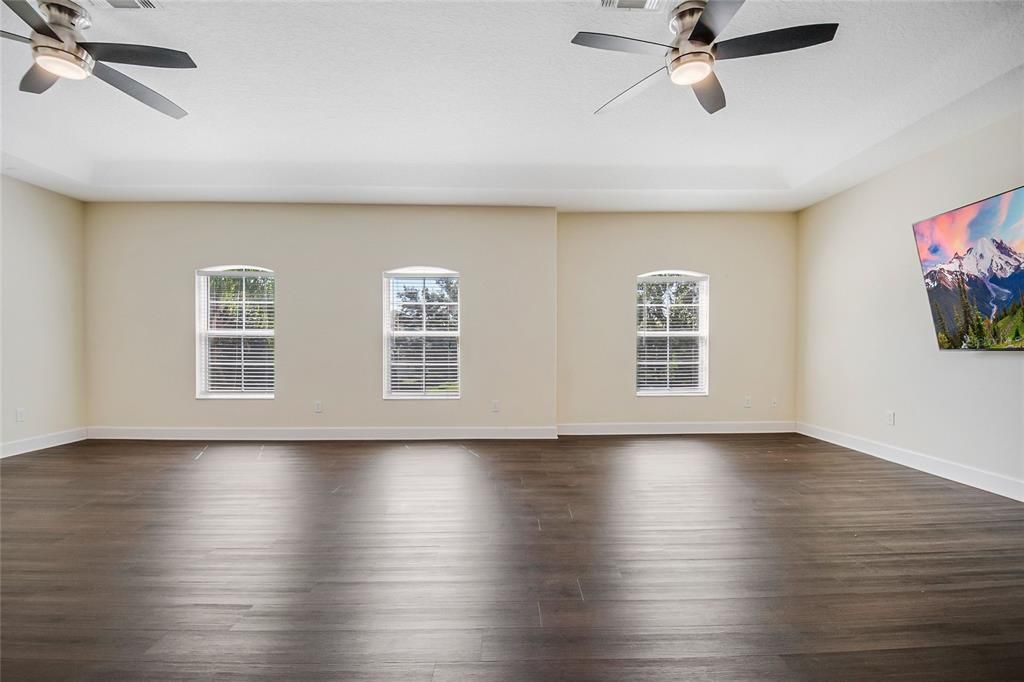 For Sale: $919,000 (4 beds, 4 baths, 4452 Square Feet)
