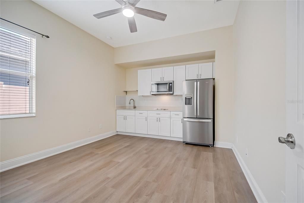 For Sale: $919,000 (4 beds, 4 baths, 4452 Square Feet)