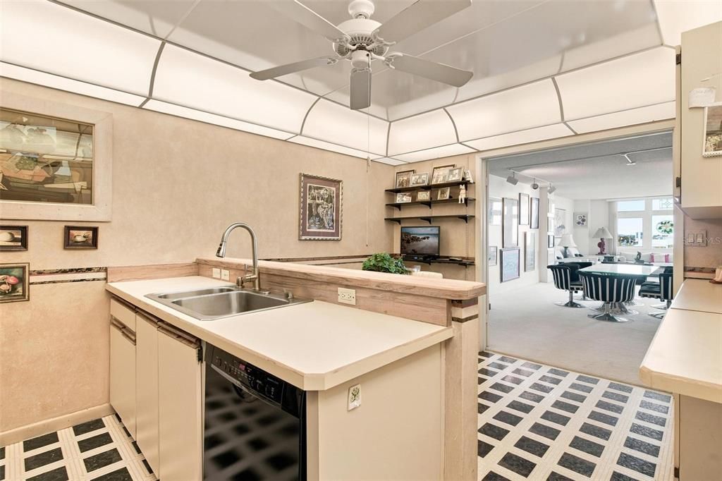 En Venta: $399,000 (2 camas, 2 baños, 1634 Pies cuadrados)