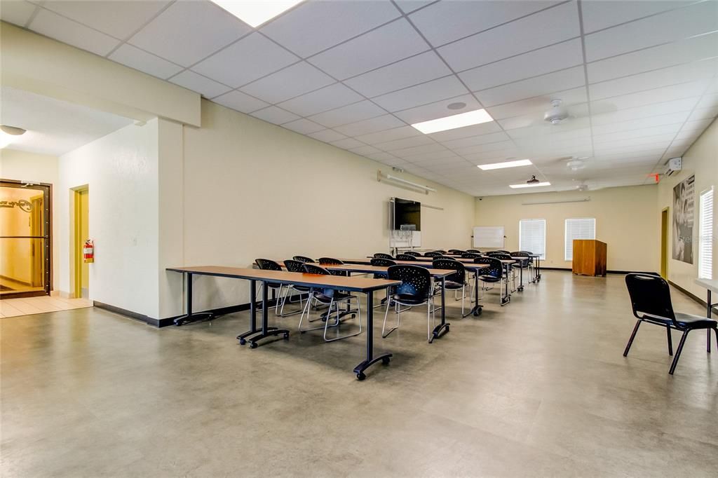 For Sale: $269,000 (2 beds, 2 baths, 1340 Square Feet)