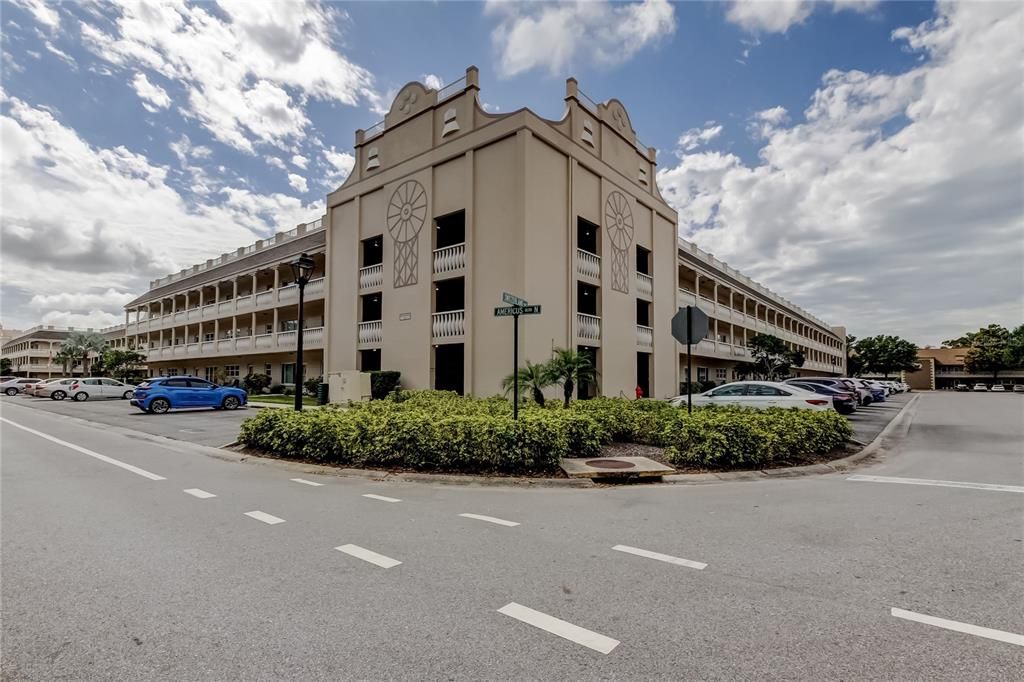 For Sale: $269,000 (2 beds, 2 baths, 1340 Square Feet)