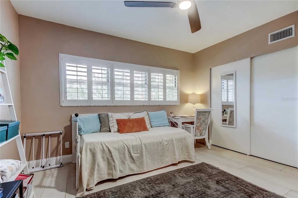 For Sale: $269,000 (2 beds, 2 baths, 1340 Square Feet)