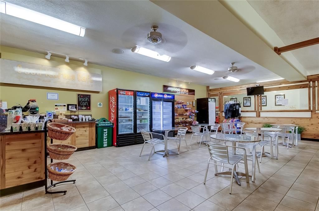 For Sale: $269,000 (2 beds, 2 baths, 1340 Square Feet)