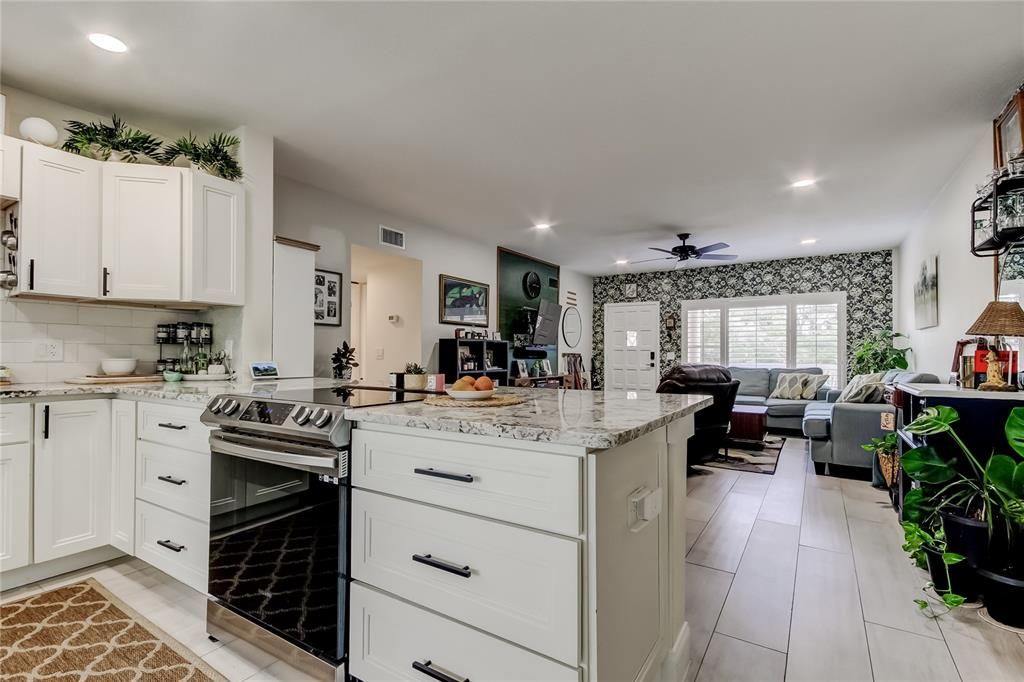 For Sale: $269,000 (2 beds, 2 baths, 1340 Square Feet)