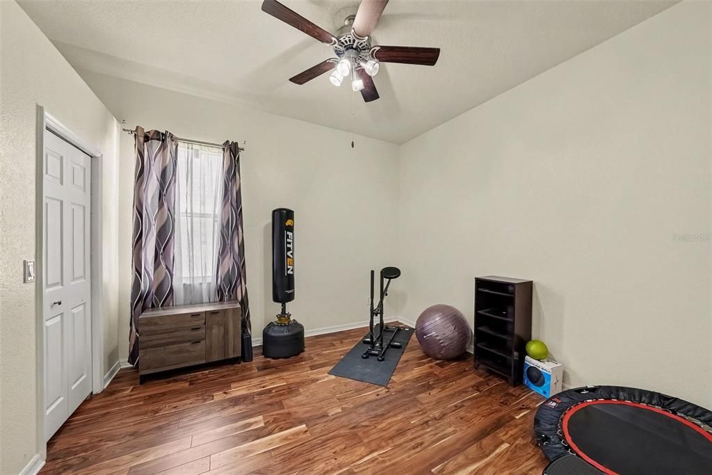 Activo con contrato: $575,000 (4 camas, 3 baños, 2853 Pies cuadrados)