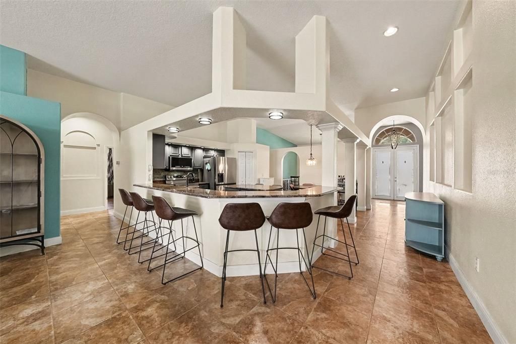 Activo con contrato: $575,000 (4 camas, 3 baños, 2853 Pies cuadrados)