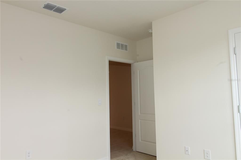 For Rent: $2,400 (4 beds, 2 baths, 1828 Square Feet)