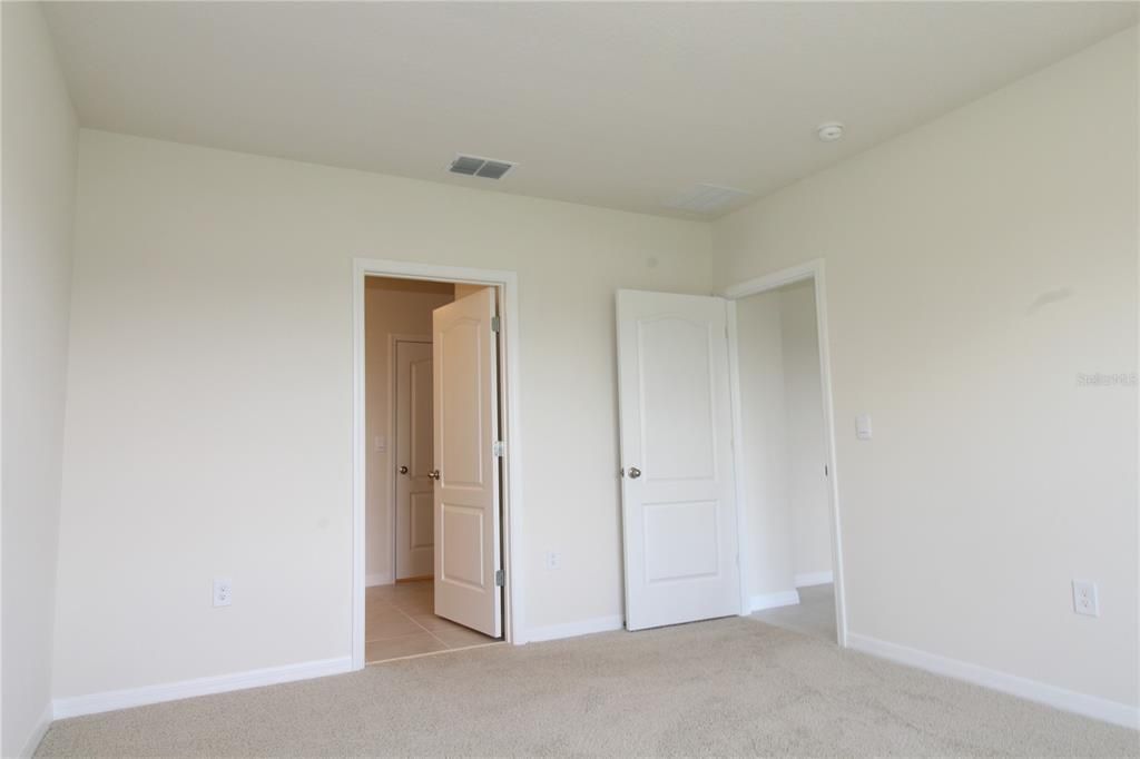 For Rent: $2,400 (4 beds, 2 baths, 1828 Square Feet)