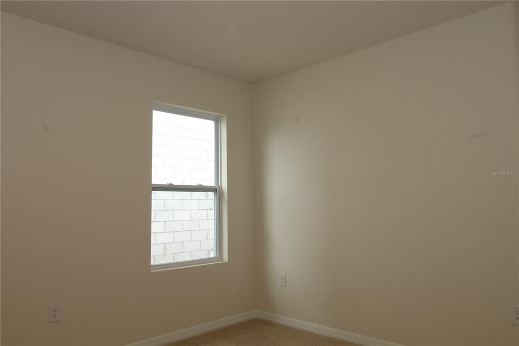 For Rent: $2,400 (4 beds, 2 baths, 1828 Square Feet)