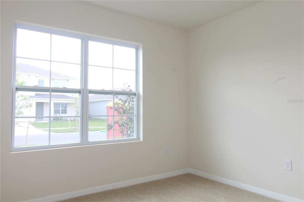 For Rent: $2,400 (4 beds, 2 baths, 1828 Square Feet)