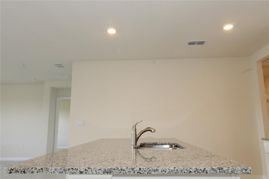 For Rent: $2,400 (4 beds, 2 baths, 1828 Square Feet)