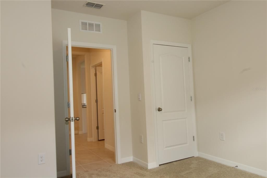 For Rent: $2,400 (4 beds, 2 baths, 1828 Square Feet)