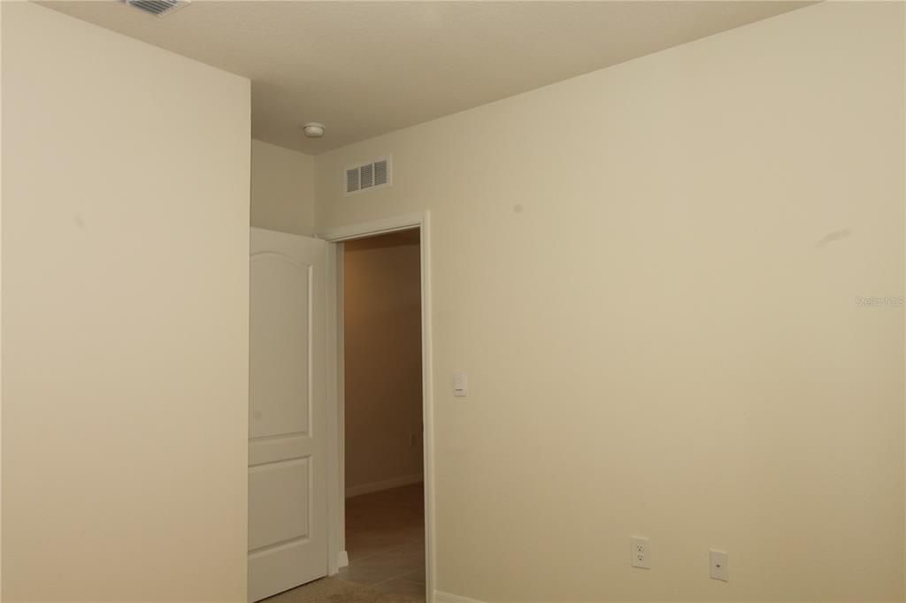 For Rent: $2,400 (4 beds, 2 baths, 1828 Square Feet)