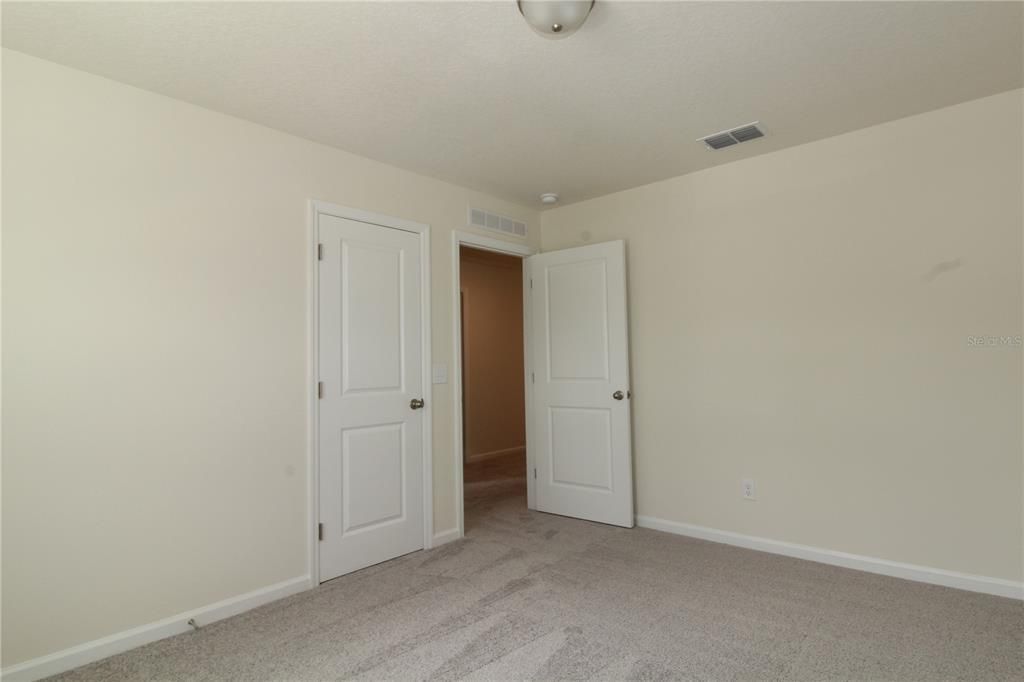 For Rent: $2,400 (4 beds, 2 baths, 1828 Square Feet)