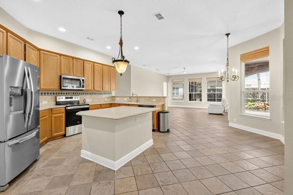 For Sale: $669,000 (5 beds, 3 baths, 3279 Square Feet)
