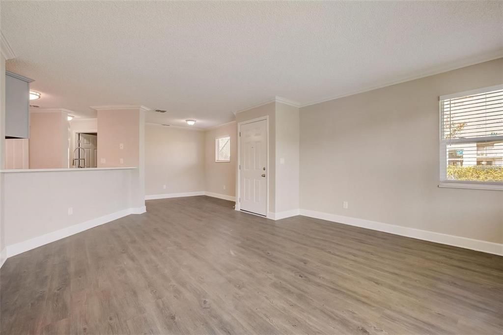 For Rent: $1,750 (2 beds, 2 baths, 930 Square Feet)