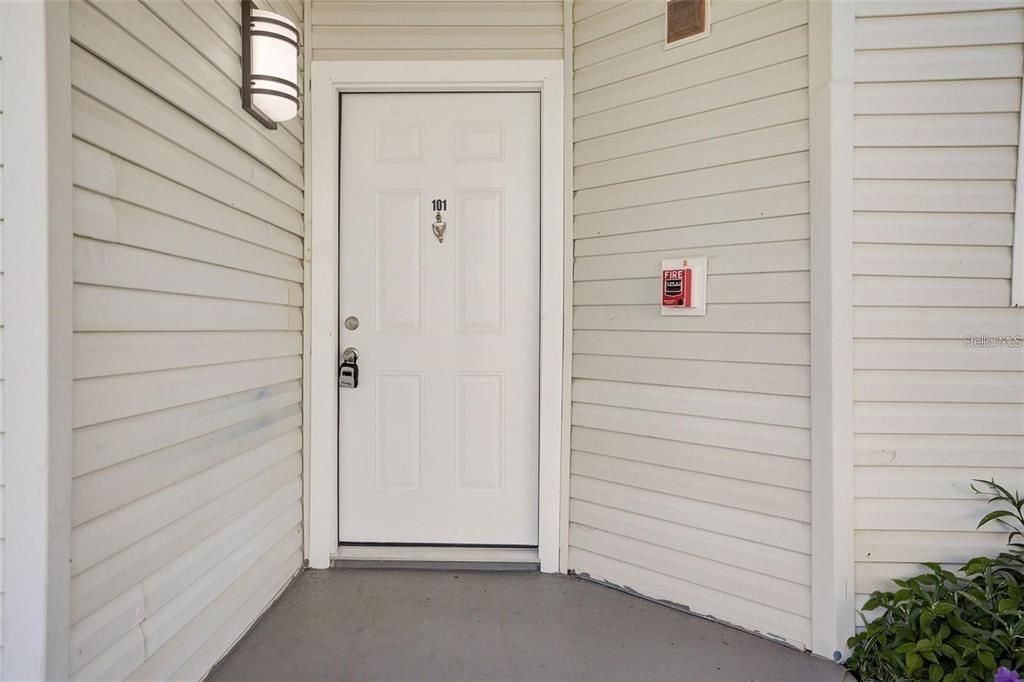 For Rent: $1,750 (2 beds, 2 baths, 930 Square Feet)