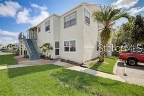 For Rent: $1,750 (2 beds, 2 baths, 930 Square Feet)