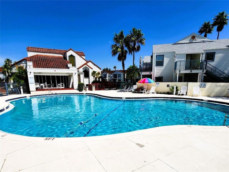 For Rent: $1,750 (2 beds, 2 baths, 930 Square Feet)