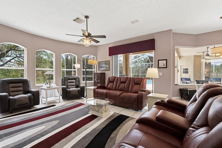 For Sale: $625,000 (3 beds, 3 baths, 3262 Square Feet)